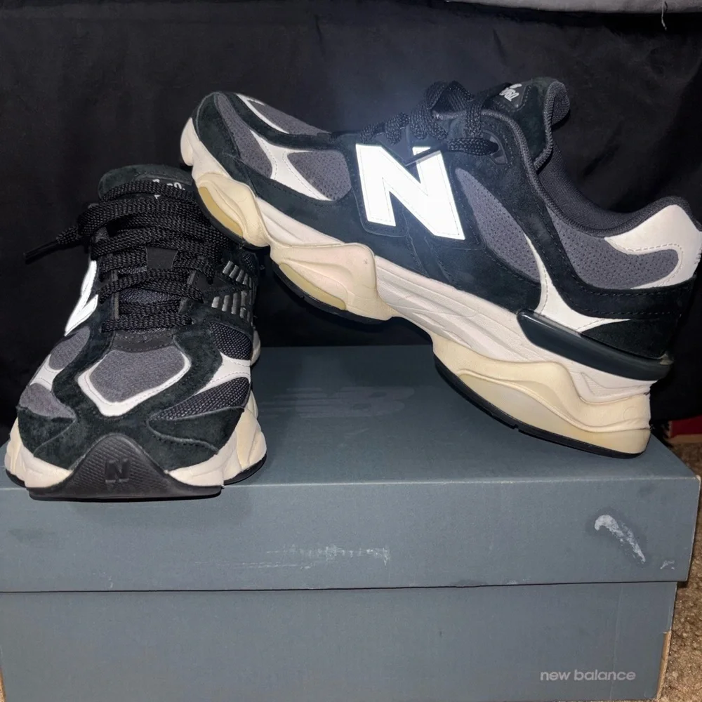 New Balance 9060 Men’s Black and off white Sneakers
